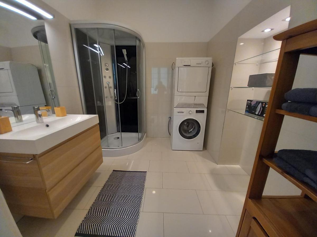 Korvin One Apartman Pápa Exterior foto